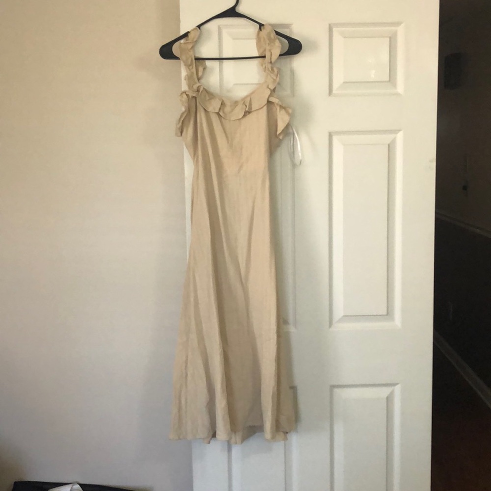 BNWT lulus open back midi dress